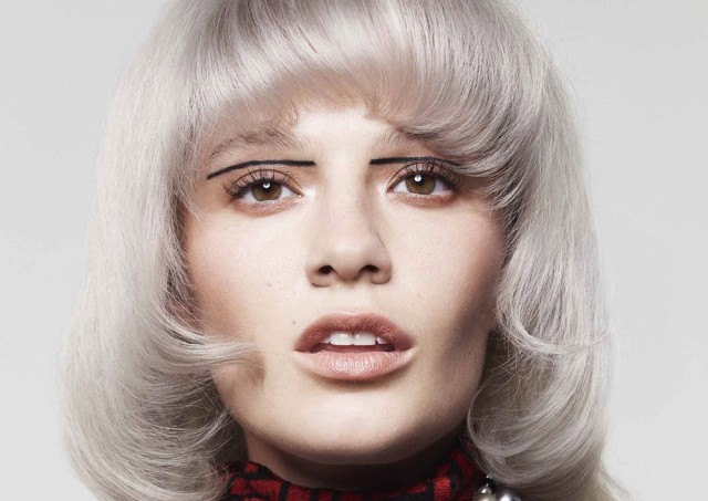 Silver hair: tingere i capelli di grigio è il colour trend più cool dell’inverno!