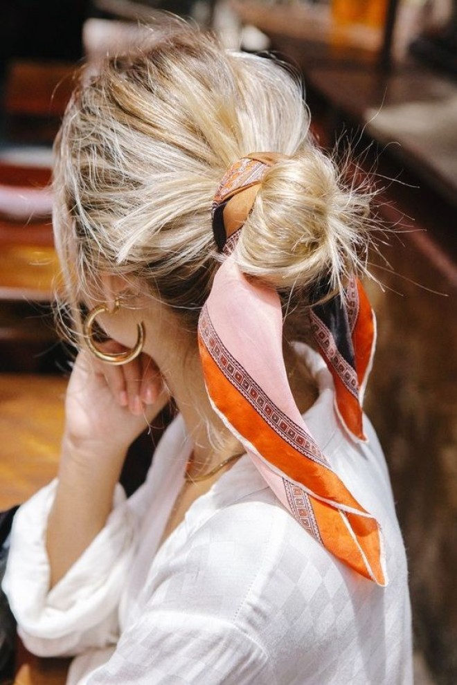 Samantha Hammack _ Chignon con Foulard 11 Agosto 2020